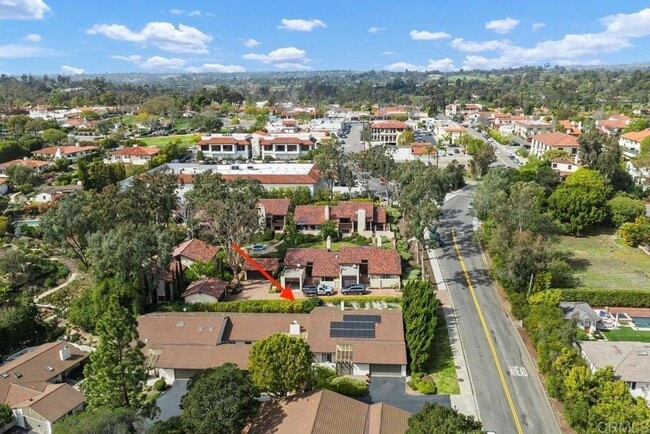 Building Photo - Remodeled 3BR/2BA Condo in the Heart of Ra...