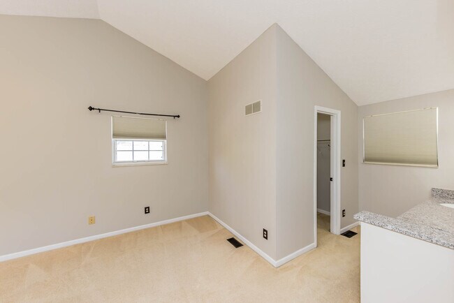 Building Photo - 5952 Sachem Ct