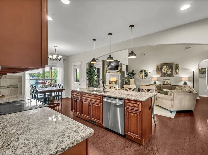 Building Photo - 425 Carson Bailey Court