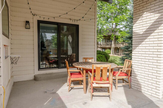Building Photo - 5630 Hummel Ln