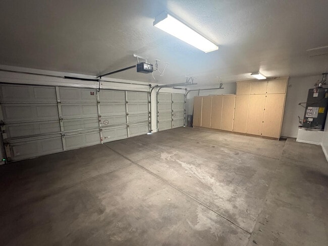 Building Photo - 2245 E Detroit St