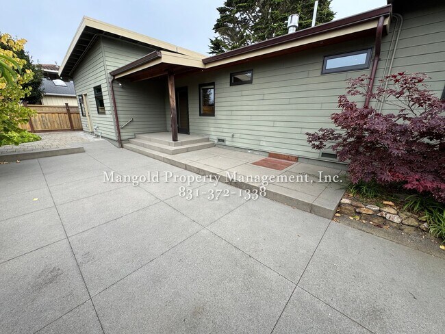 Building Photo - Stylish 2-Bed, 2-Bath Corner Lot Home with Modern Design and Spacious Outdoor Areas