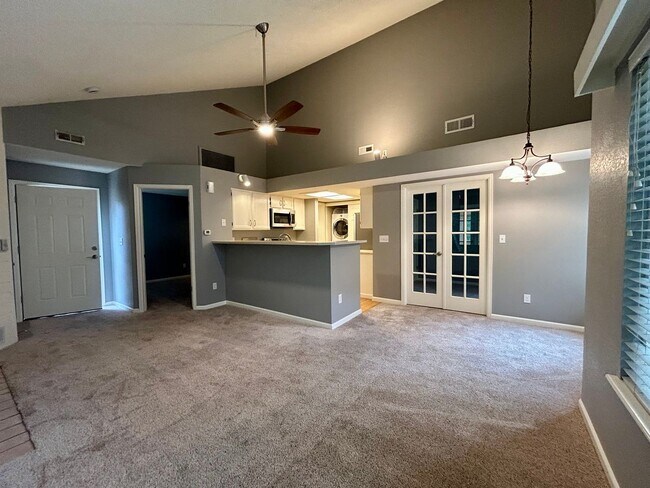 Building Photo - 6054 Gunbarrel Ave