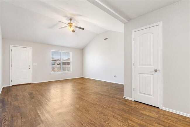 Building Photo - 103 Foxglove St