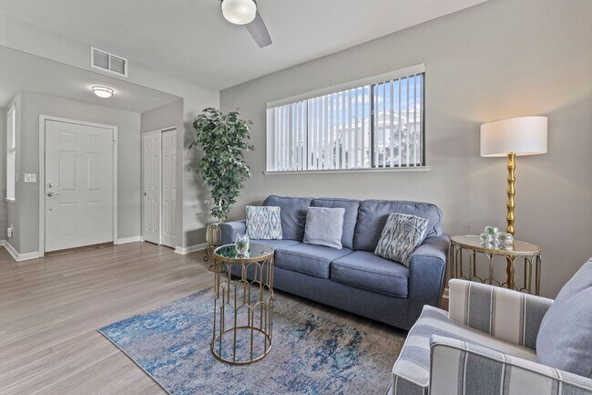 Building Photo - Fully Furnished Single Level Condo Resort LIving