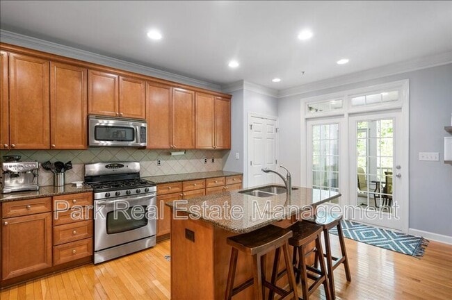Building Photo - 221 Towne Ridge Ln