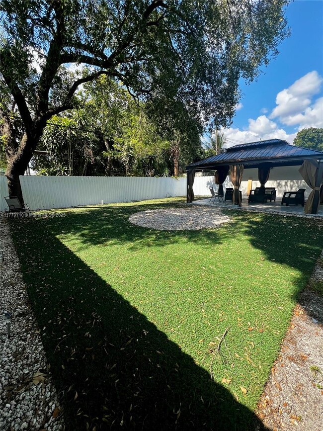 Building Photo - 1270 SW 29th St