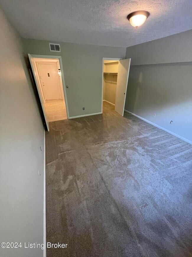 Building Photo - 2706 Chickasaw Ave