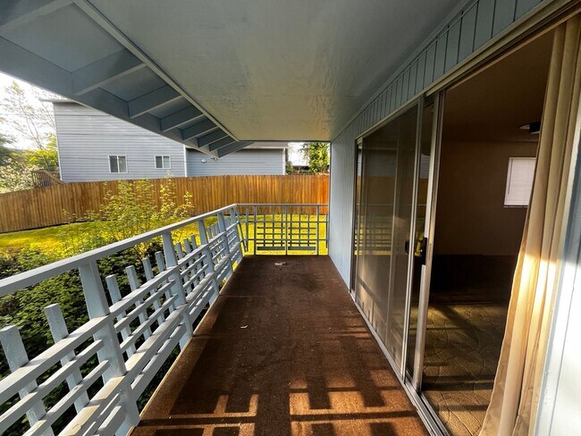 Building Photo - 1110 Shorewood Dr