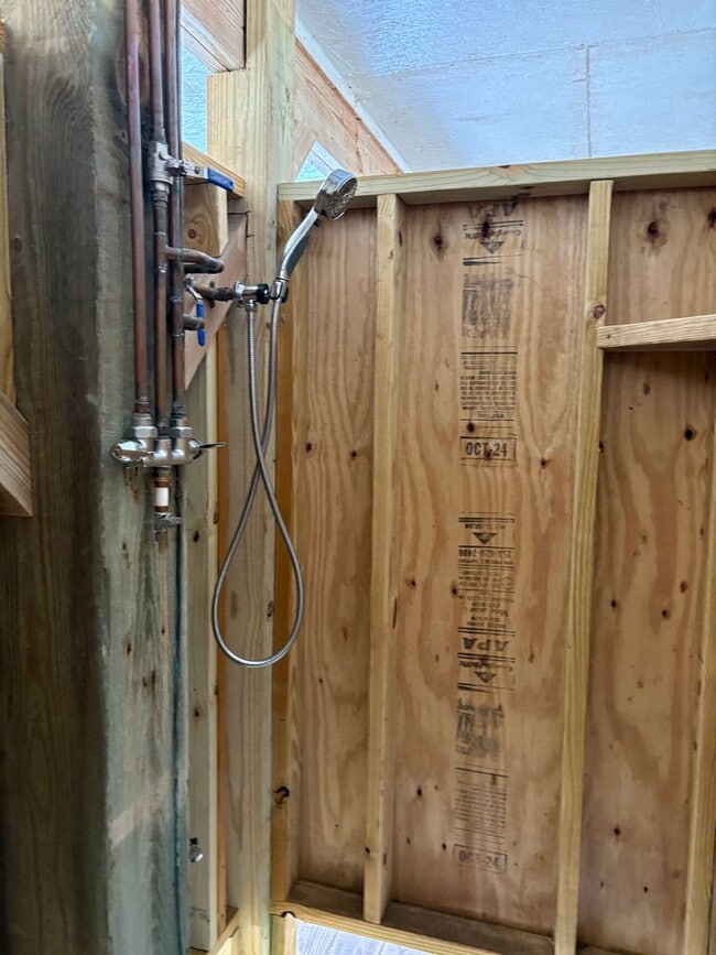 Building Photo - Available now for 12 month lease! 2150 per month (no pets)