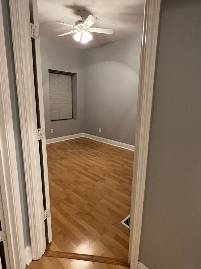 Building Photo - 3965 Shenandoah Ave