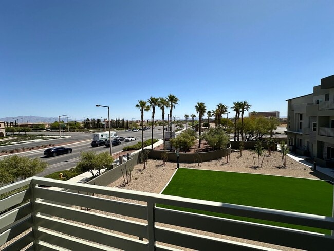 Building Photo - Your Dream Home Awaits: Spacious Summerlin...