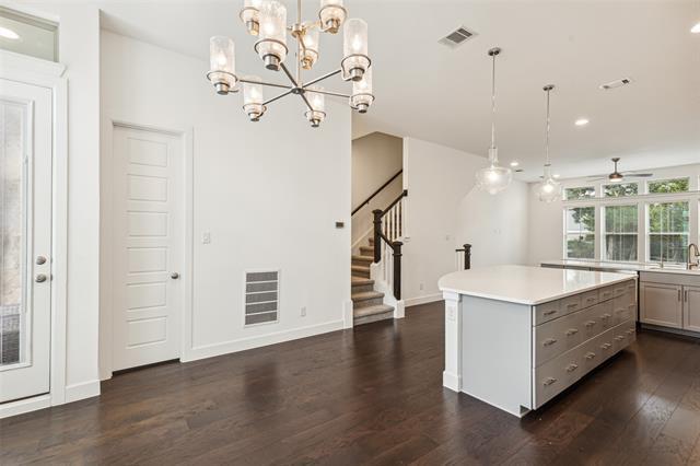 Building Photo - 750 High Garden Pl