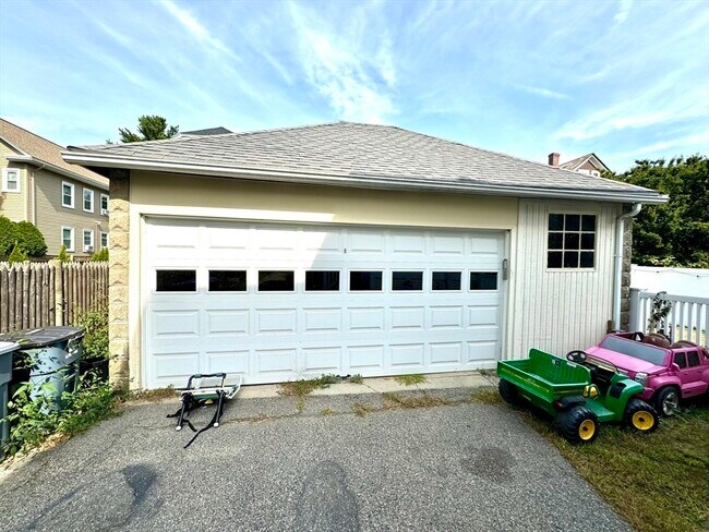 Building Photo - 8 Kahler Ave