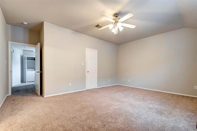 Building Photo - 1718 Redwing Cove Dr