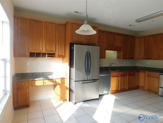 Building Photo - 446 Shamrock Dr