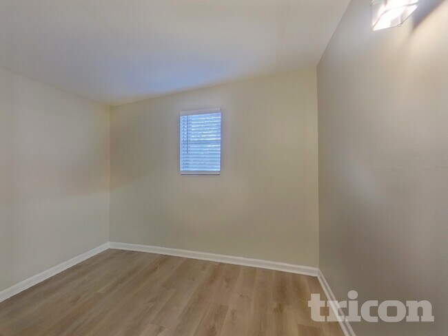 Building Photo - 3182 Lake Monroe Rd