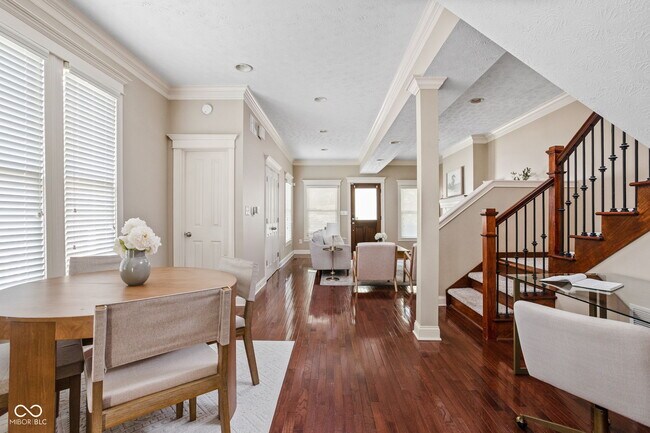 Building Photo - 1531 N College Ave