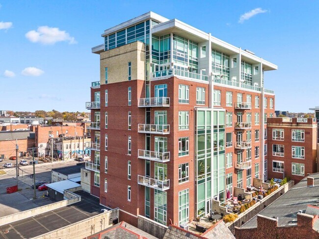 Building Photo - 1145 N High St