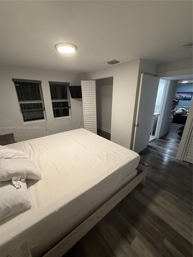 Building Photo - 2020 Washington St