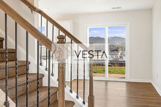 Building Photo - 30 Benedict Ln