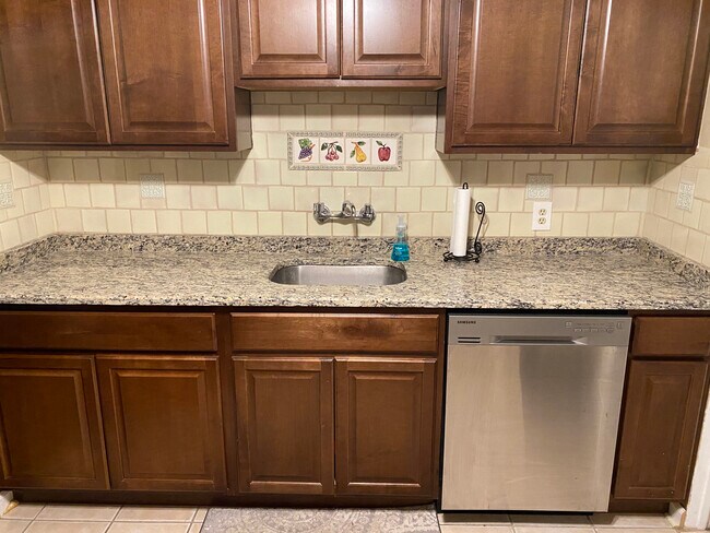 Building Photo - 2326 Barrett Ave