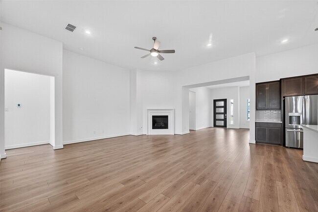 Building Photo - 1568 River Pt Dr