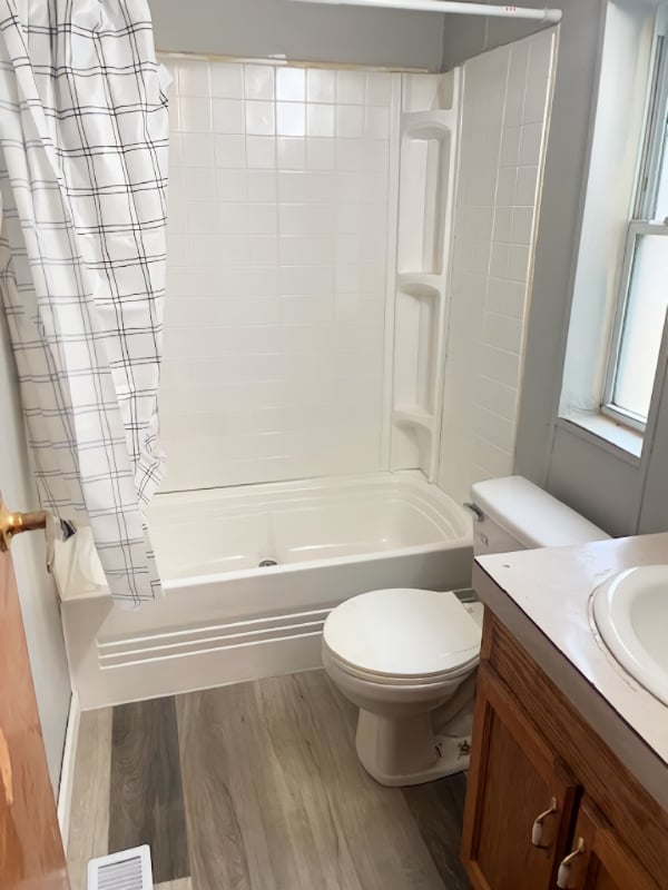 Building Photo - 37 Village Ct