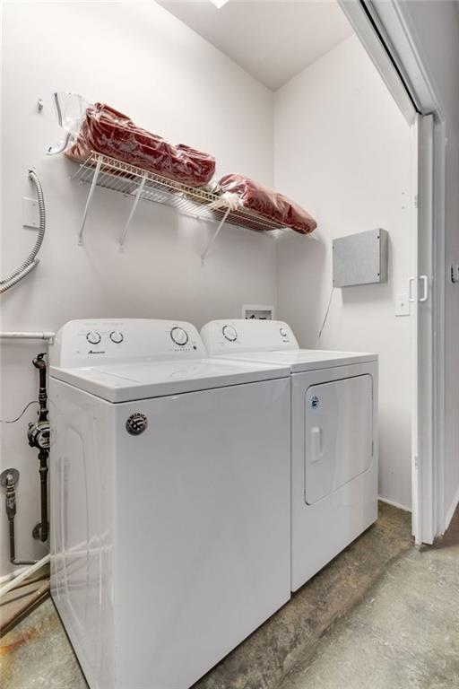 Building Photo - 560 Dutch Valley Rd NE