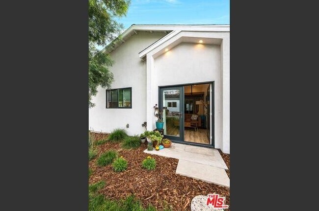 Building Photo - 849 Lima St