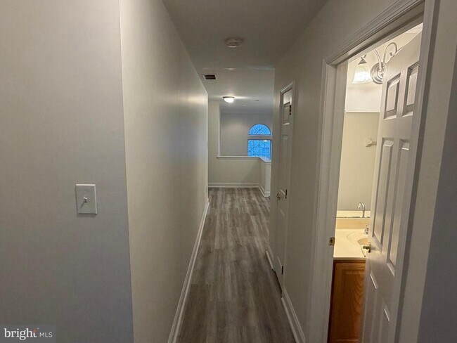 Building Photo - 36 Weaver Dr