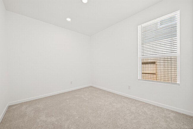 Building Photo - 6619 Sunset Velvet Dr