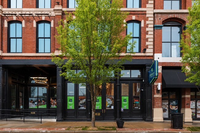 Building Photo - 618 N 2nd St