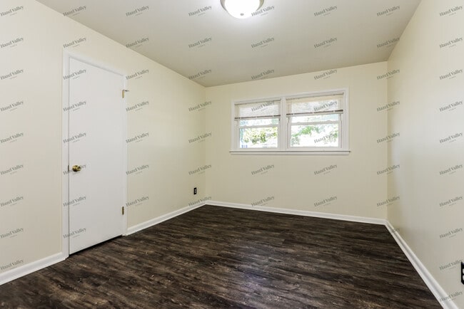 Building Photo - 2834 Shartle St