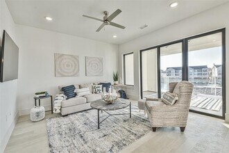 Building Photo - 15260 TX-105