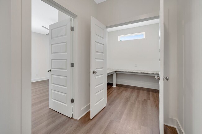 Building Photo - 228 Huntley Pl