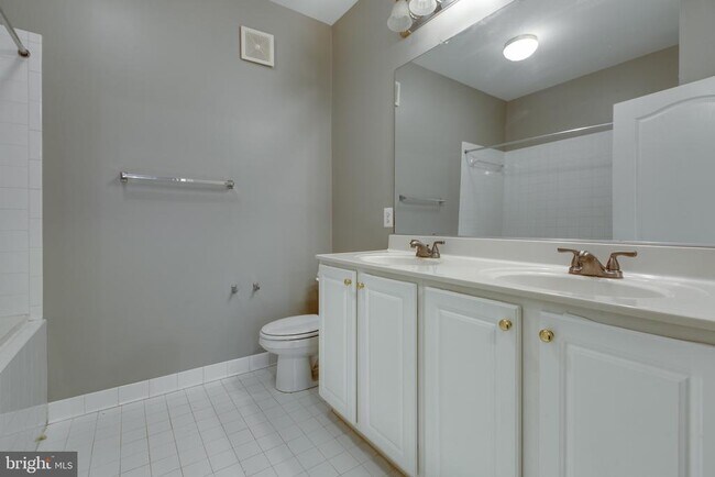 Building Photo - 2111 Ganton Green