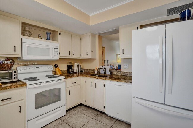 Building Photo - 14671 Bonaire Blvd