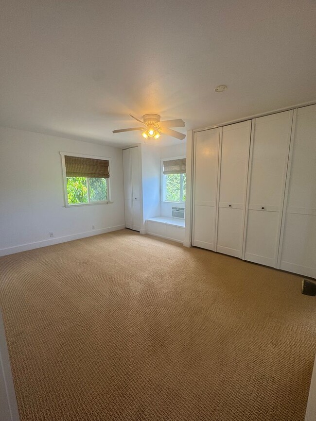 Building Photo - Newly Renovated 3/3 Home in Waialua
