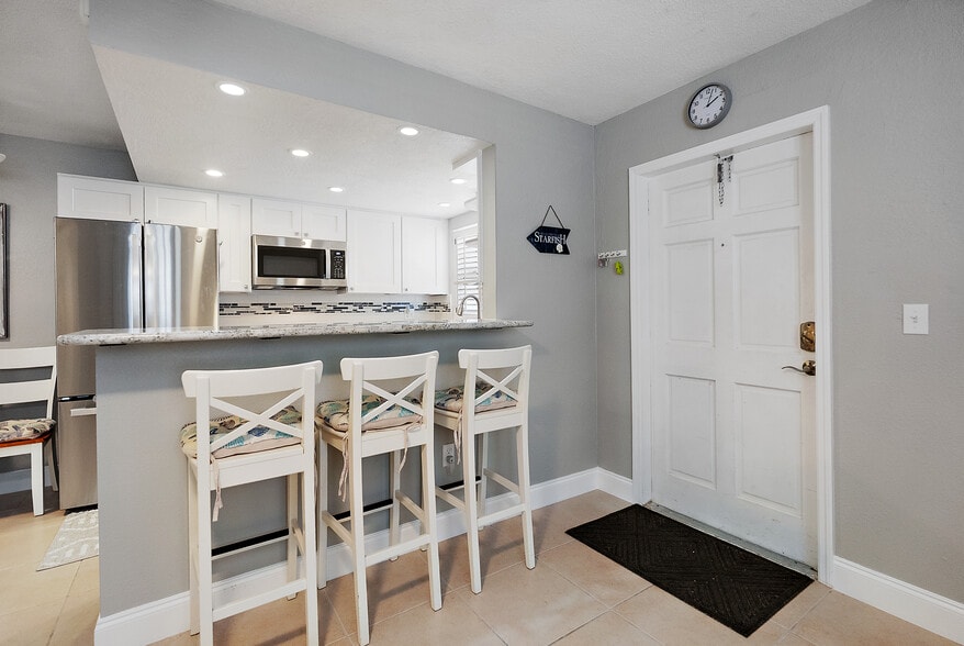 Building Photo - 11440 1st St E