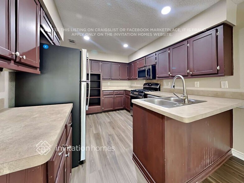 Building Photo - 934 Echobrook Pl