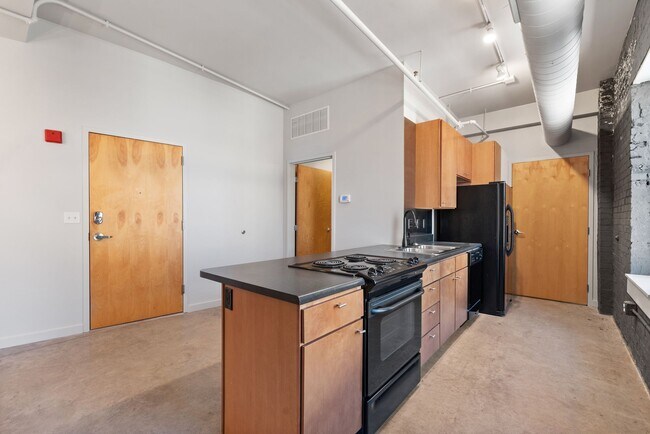 Building Photo - 1006 Olive St
