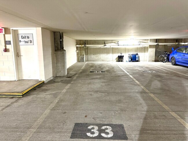 Building Photo - 116-128-128 Rantoul St