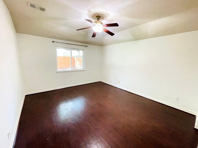 Primary bedroom - 14511 Enola Dr