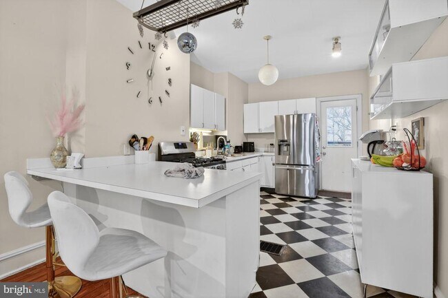 Building Photo - 2322 Poplar St