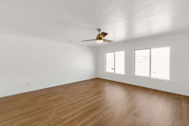 Building Photo - Beautifully Updated 3-Bedroom Home Near Traverse Mountain with Stunning Point of the Mountain Views!