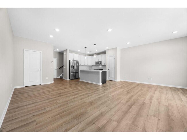 Building Photo - 2438 N Blossom Cir