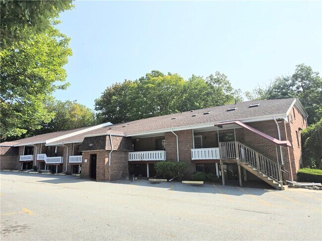 Building Photo - 567 Smithfield Rd