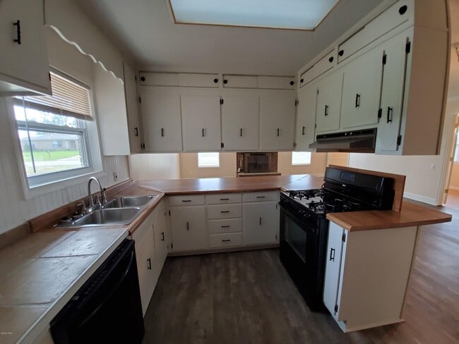 Building Photo - 217 S Jan Dr