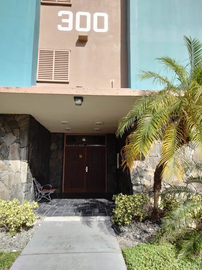 building - 300 NE 14th Ave